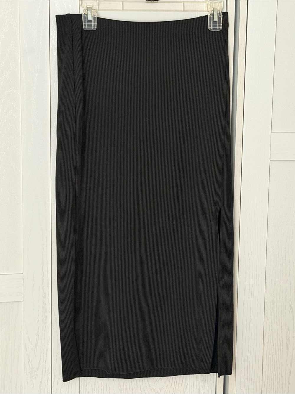 H&M Black Ribbed Midi Skirt with Side Slit